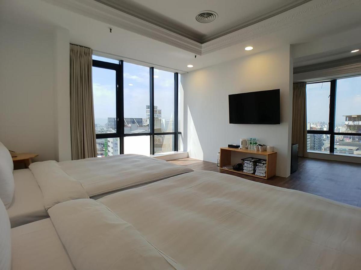 First Plaza Hotel Taichung Exterior photo