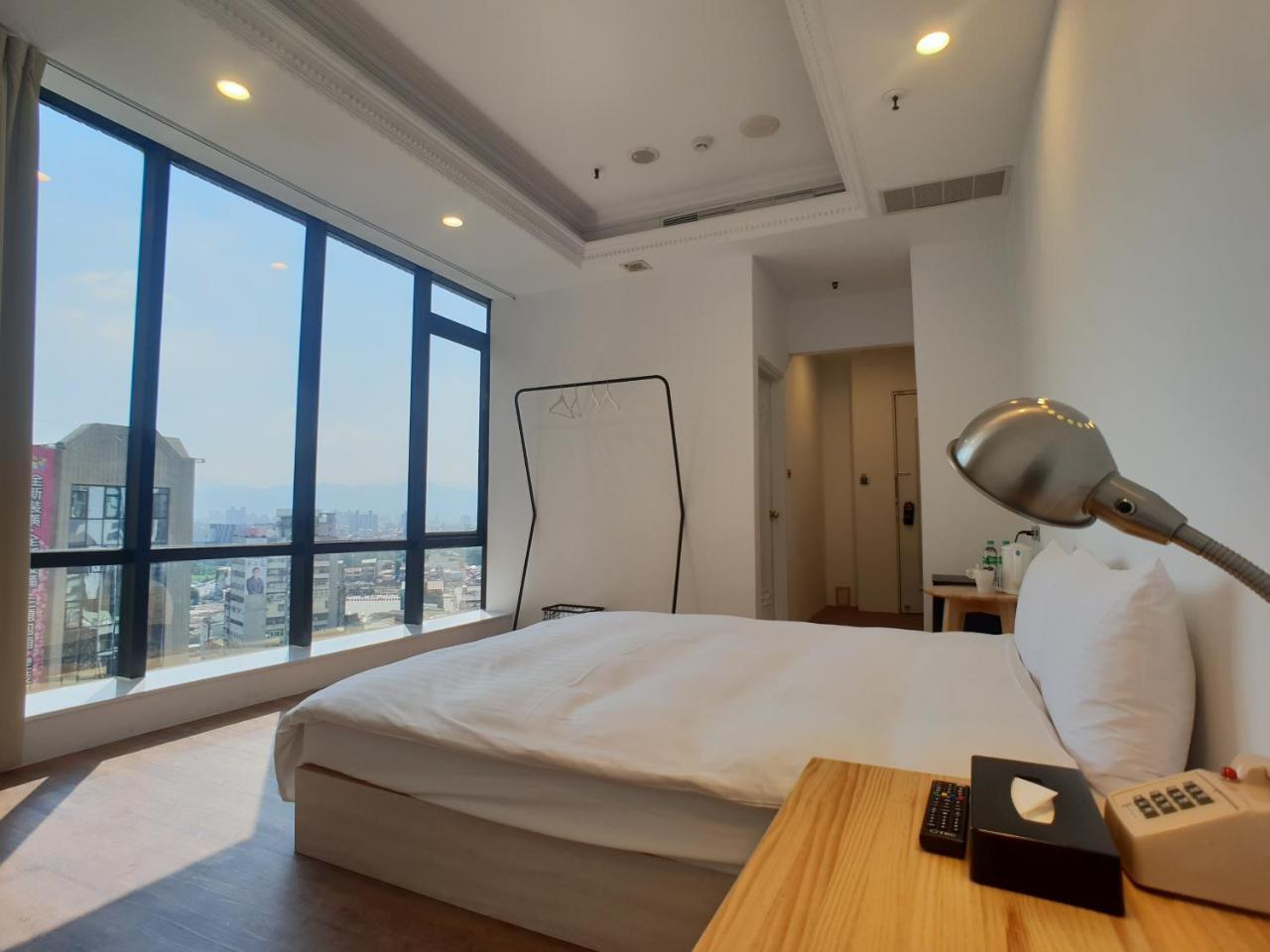 First Plaza Hotel Taichung Exterior photo