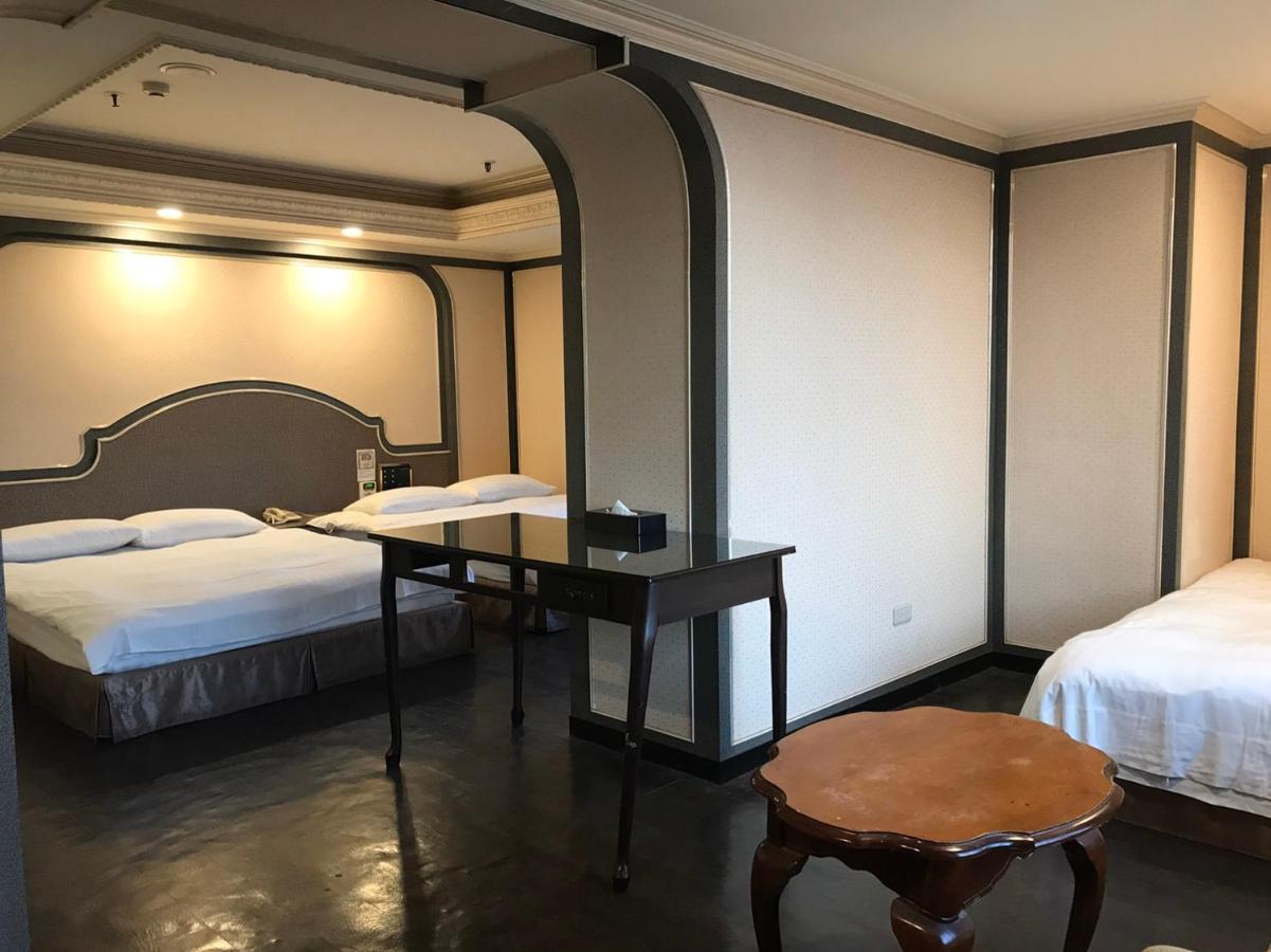 First Plaza Hotel Taichung Exterior photo