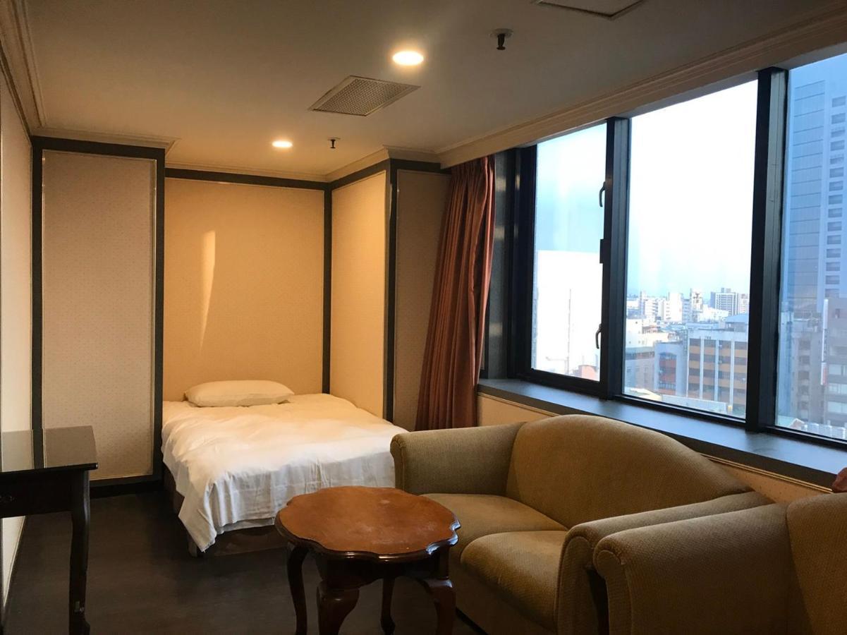 First Plaza Hotel Taichung Exterior photo